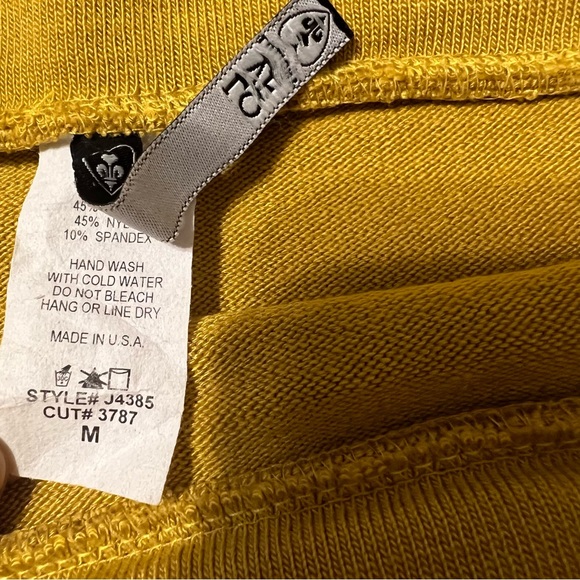 Like new* yellow 💛mini skirt - Picture 5 of 5